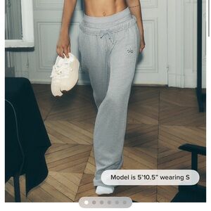 ALO Accolade Wide Leg Sweats - Grey Small